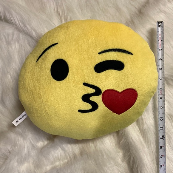 can you wash emoji pillows